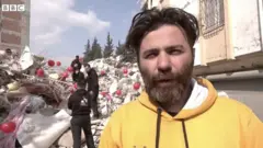 වින්දිත දරුවන්ට ගෞරව පිණිස සුන්බුන් මත රතු බැලුන් රඳවයි