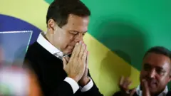 João Doria chora