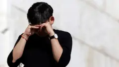 رجل حزين