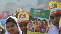 ঢাকার আজিমপুর গার্লস হাই স্কুলে পাঠ্যপুস্তক উৎসব, ০১-০১-২০১৮।