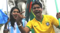 ব্রাজিল এবং আর্জেন্টিনা সমর্থকদের উম্মাদনা।