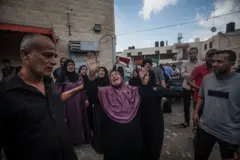 إمرأة غزية تبكي عائلتها