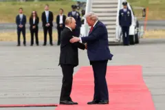 ትራምፕ ንፑቲን ድሙቕ ኣቀባብላ ገይርሉ