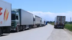 Кезекте турган жүк ташуучулар