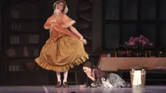 girls in theatre