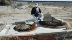 Daisuke Suzuki no local onde ficava sua destilaria de saquê