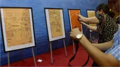 Việt Nam cho rằng hai quần đảo Hoàng Sa và Trường Sa là bộ phận không thể tách rời của lãnh thổ Việt Nam