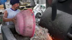 Spaljivanje plastike u Indoneziji