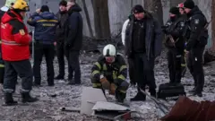 Полиция у сбитого дрона