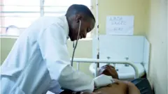 Dokita kan n tọju alaisan