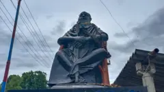தமிழகத்தில் இரண்டு மாவட்டங்களில் பெரியார் சிலைக்கு அவமரியாதை