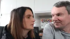 Сью менен Ноэль Рэдфорддор отуз жылдан бери бирге түтүн булатып келет