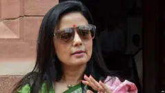 महुआ मोइत्रा