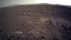 Perseverance'ın sağ navigasyon kamerası ile çekilmiş görüntü.