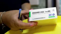 國藥疫苗其中一個優勝之處，是它只需要存放在攝氏二至八度，就可以保障品質，這個溫度相當於一般家用冰櫃的溫度。