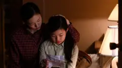 올해 '미나리'는 골든 글로브 외국어영화상 후보에 올랐다