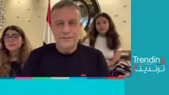الممثل المصري شريف منير وابنتاه في مقطع ضد التنمر