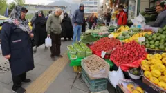 افزایش قیمت‌ها در ایران؛ مرکز آمار می گوید نرخ تورم برخی خوراکی ها تا ۱۰۵ درصد بالا رفته