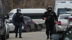 "Новые вешки"