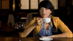 O que dizem os estudos mais recentes sobre essas bebidas? Consultamos dois cientistas que pesquisam efeitos do café e do vinho tinto na saúde humana.