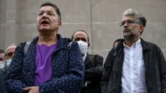 شيبنم كورور فنجانجي (يسار). صورة أرشيفية