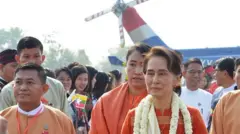 တစ်ပတ်အတွင်းလှုပ်လှုပ်ခတ်ခတ် စကားများ