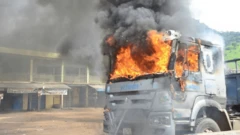 Aworan ọkọ Dangote ti wọn dana sun