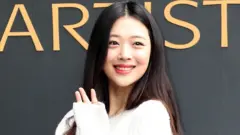 Sulli, nghệ sĩ Kpop đã qua đời ở tuổi 25