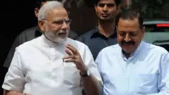 प्रधानमंत्री नरेंद्र मोदी के साथ जितेंद्र सिंह