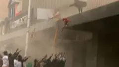 South Africa riot thumb