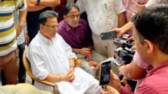 सत्ता गठबन्धनले भरतपुरमा नेकपा माओवादी केन्द्रकी रेनु दाहाललाई उठाएको भए पनि नेपाली कांग्रेसका नेता जगन्नाथ पौडेलले पनि उम्मेदवारी दिएका छन्।