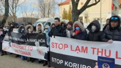 Cuộc biểu tình đã bắt đầu lúc 14 giờ chiều giờ Warsaw