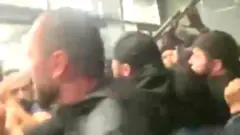 Толпа в аэропорту Махачкалы