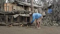တာအားလ်မီးတောင် အနီးက ဒေသခံတချို့ နေရပ်ပြန်လာ