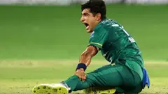 ਲੱਤ ਦੀਆਂ ਮਾਸਪੇਸ਼ੀਆਂ ਖਿੱਚੀਆਂ ਜਾਣ ਤੋਂ ਬਾਅਦ ਵੀ ਨਸੀਮ ਨੇ ਮੈਦਾਨ ਨਹੀਂ ਛੱਡਿਆ ਅਤੇ ਆਪਣਾ ਓਵਰ ਪੂਰਾ ਕੀਤਾ