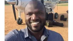 Moses Bwayo yahagaritswe kubera yakoze ireresi y'indirimbo ya Bobi Wine