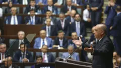 Erdoğan Meclis'te AKP Grup toplantısında kürsüde konuşuyor