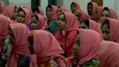 সৌদি আরবে গৃহকর্মী হিসেবে কাজ করার ব্যক্তিদের মধ্যে নারীই বেশি।