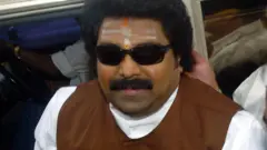 வி.கே.சசிகலா விடுதலை: ஜெயலலிதா வளர்ப்பு மகன் என்ற வி.என்.சுதாகரன் இன்னும் சிறையில்