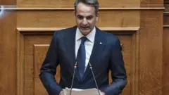 Yunanistan Başbakanı Kiryakos Miçotakis, Perşembe günü Yunan parlamentosuna seslendi