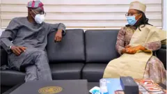 gomina Sanwo-olu pẹlu Ẹniọla Ajala, gomina ọlọjọ kan ni ipinlẹ eko fun ọdun 2021