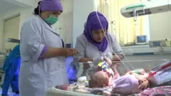 هشدار درباره کاهش کمک‌های بهداشتی زنان افغان با خروج نیروهای خارجی