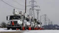 Carros de servicio eléctrico frente a líneas de suministro