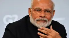 नरेंद्र मोदी