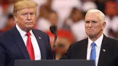 ডোনাল্ড ট্রাম্পের সাথে মাইক পেন্স।