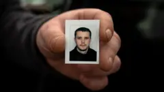 Una foto de Vitaliy que Serhiy conservaba.