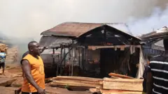 Ahịa ọgbọ osisi na Nnewi dịka ọkụ na-agbapịa ya