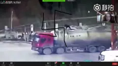 Imagens desconexasjunto com uma suástica