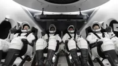 Корабель CrewDragon Ілона Маска вийшов на орбіту. Це його перша "робоча" поїздка до МКС
