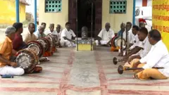வீட்டுக்கொரு இசைக்கலைஞர் வாழும் தமிழக கிராமம்: தவில், நாதஸ்வரக் கலைஞர்கள் நிறைந்த சின்னவேடம்பட்டி